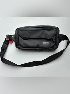 Under Armour Black Unisex Belt Bag Sling Bag Crossbody NWT